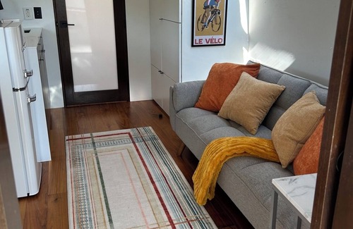 Rockbridge House | Luxury Airstream Glamping Parisian Unit 5 of 6, On-Site Hiking, Sauna