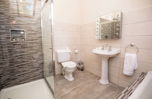 Sixmilebridge Cabin | Luxury and elegant lakeside lodges, Boating activities and pet friendly.