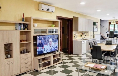 Baena Villa | Luxury Andalusian Villa | El Balcon | 7 bedrooms | Tennis Court | Pool Table | Baena