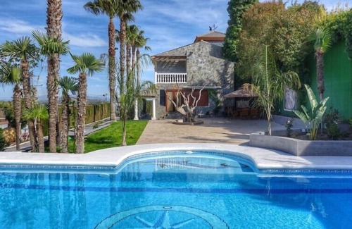 Baena Villa | Luxury Andalusian Villa | El Balcon | 7 bedrooms | Tennis Court | Pool Table | Baena