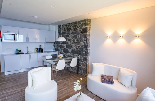 Arco da Calheta Apartment | Luxury apartment, fantastic views, directly on the sea, pool, free Wi-Fi