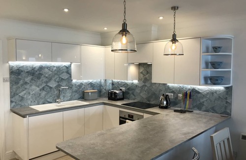 Burgh Island Apartment | Luxury Apartment, Magnificent Sea Views, Private Access to Beach, Bigbury-on-Sea
