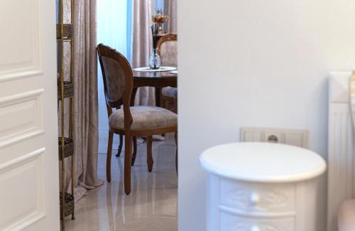 Old Town Apartment | Luxury apartment in Vilnius old town with private garden