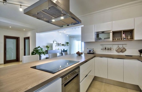 Sliema Apartment | Luxury Apartment Pool and Terrace, Top Location