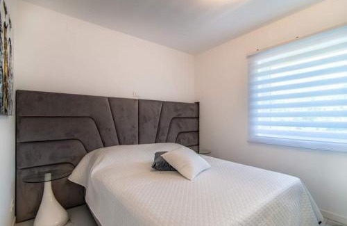 Klanfari Apartment | Luxury Apartment Queens on two floors with a panoramic sea view