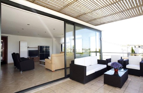 Portocolom Villa | Luxury apartment with beautiful views, private pool and beach access