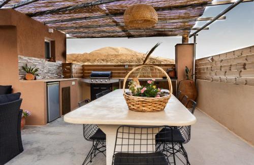 Sivritos Apartment | Luxury apartment with rooftop pool in Meronas