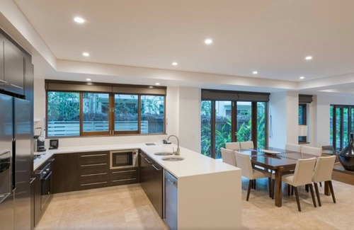 Port Douglas Hotel | Luxury Apartments at Temple Resort and Spa Port Douglas