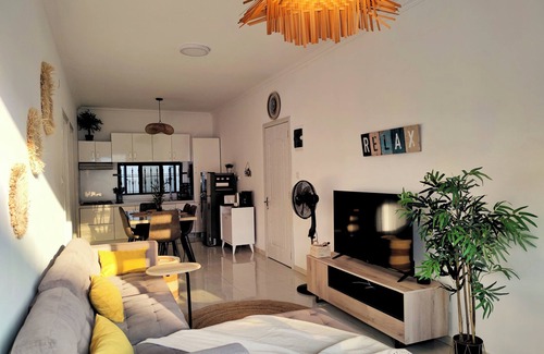 Flic-en-Flac Apartment | Luxury appartment with pool, patio & sundowners