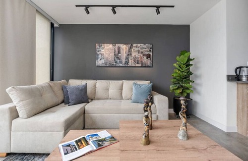 La Aguacatala Apartment | Luxury Apt w/balcony & city view AC in El Poblado