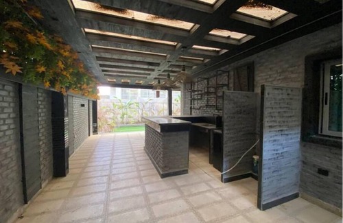 Warraq al Arab Apartment | Luxury Apt. with Private Garden | Central Location