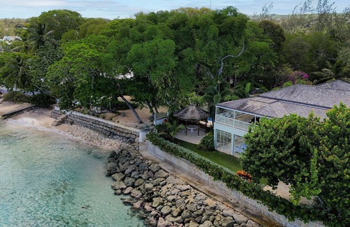 Gibbs Bay House | Luxury Beach Villa With Stunning Sea Views And Direct Access On To Mullins Beach