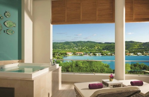 Montego Bay Resort | Luxury Beachfront All Inclusive Resort Jamaica