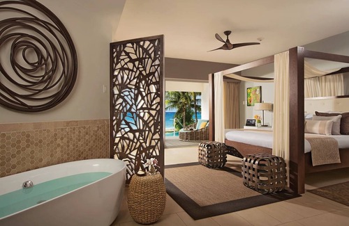 Montego Bay Resort | Luxury Beachfront All Inclusive Resort Jamaica Swim Out Ocean View With Tub