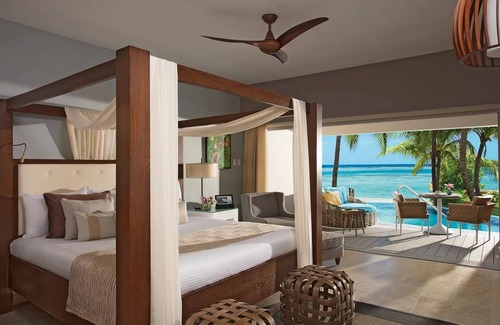 Montego Bay Resort | Luxury Beachfront All Inclusive Resort Jamaica Swim Out Ocean View With Tub