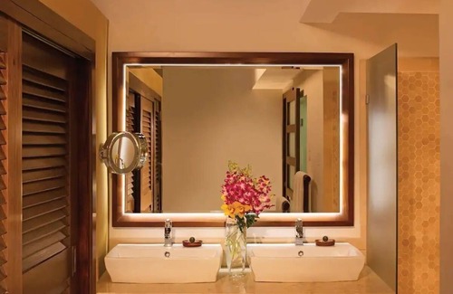 Montego Bay Resort | Luxury Beachfront All Inclusive Resort Jamaica Tropical View With Tub