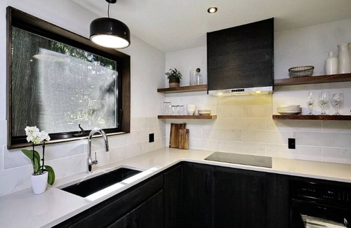 Rhododendron Cabin | Luxury Cabin in the Woods With Hot Tub near creek