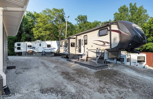Miller Beach Cottage | Luxury Camper in Dunes Grill + Fire Pit