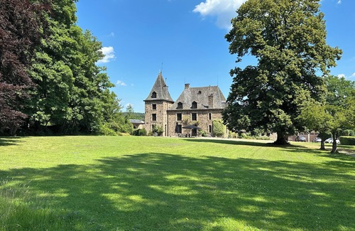 Trois-Ponts House | Luxury castle with a swimming pool and sauna