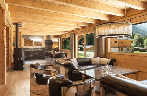Chamonix-Mont-Blanc Ski Chalet | Luxury chalet located in an exceptional setting in the mountains