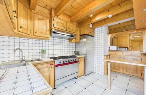 Les Prodains Ski Chalet | Luxury Chalet in Morzine for 21, SPA, Sauna, Wifi