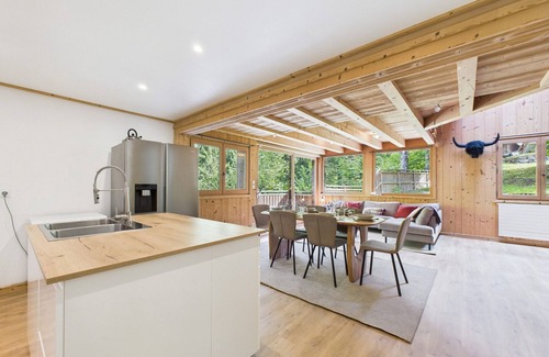 Les Prodains Ski Chalet | Luxury Chalet in Morzine for 21, SPA, Sauna, Wifi