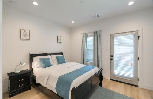 South Central Houston House | Luxury Charming 3BR 3Bath Free Wi-FI 8 Guests, Gated Home, Houston Downtown