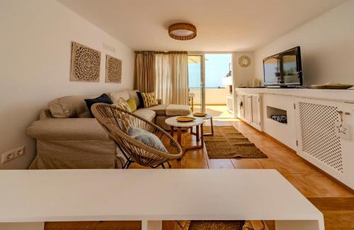 Puerto del Carmen Apartment | Luxury Colony Club Sea Views
