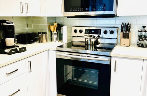 Davie Village Apartment | Luxury Condo in Yaletown steps from the ocean