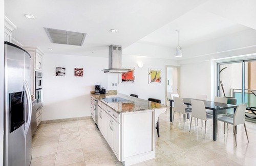 Maho Condo | Luxury Condo on the Beach - The CLIFF - Beachfront Resort with Spa & Restaurant