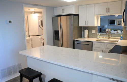 Sunnyside Condo | Luxury condo overlooking the gulf and,pool. Completely renovated #A339