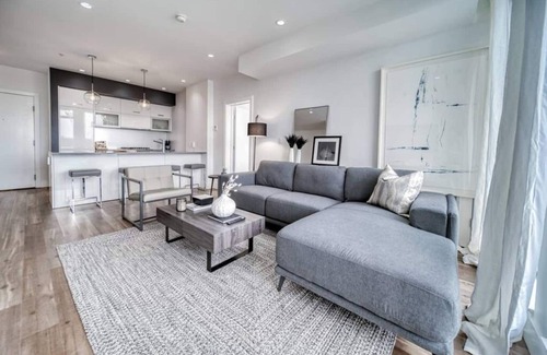 Richmond Condo | Luxury Condo with Downtown Views & XL Patio