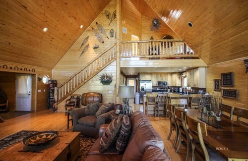 Duck Creek Village House | LUXURY Duck Creek Pines Cabin, Trailside Lodge backs forest!