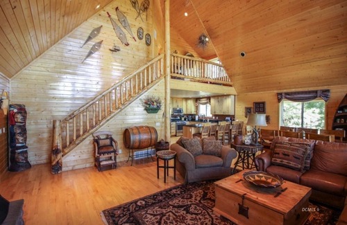 Duck Creek Village House | LUXURY Duck Creek Pines Cabin, Trailside Lodge backs forest!