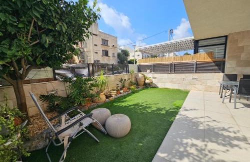 Nahariya Apartment | Luxury Duplex 3BR Garden + Balcony Parking