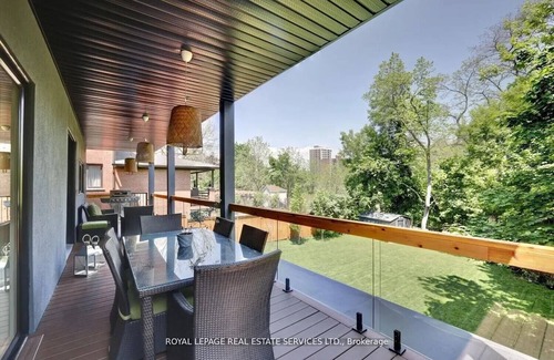 Etobicoke House | Luxury Executive Home close to Golf Course