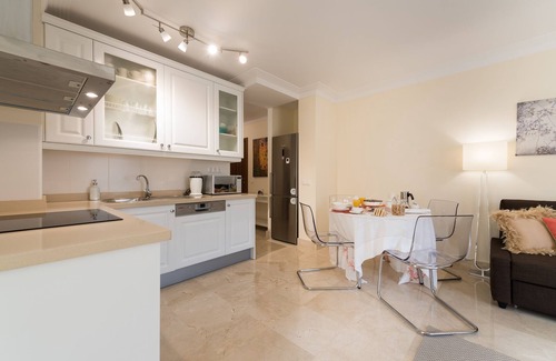 Arguineguin Apartment | Luxury flat 5 minutes walk to the beach with heated and sea water pool