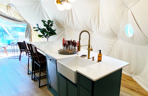 Burton Cabin | Luxury Geodome with Tons of Amenities - The Tranquil Star
