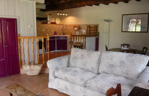 Boisse Cottage | luxury gite for couples, no children. Peace, great views, large pool and spa.