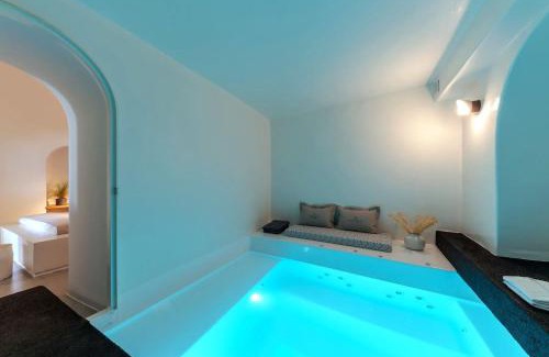Fira Villa | Luxury Grand Santorini Villa 3 Bedrooms Unforgettable Caldera Sea Views & Outdoor Hot Tub Fira