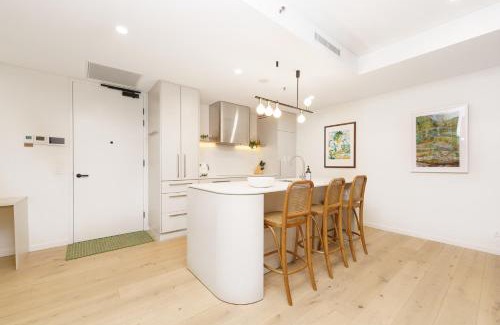 Griffith Apartment | Luxury Griffith Retreat steps from Iconic Manuka - Hosted by Canstay