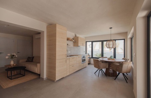 L'Alfas del Pi Apartment | Luxury guest house in Alfas del Pi completely wheelchair accessible.