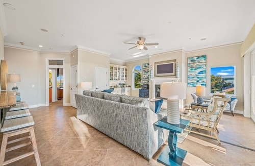 Holmes Beach Condo | Luxury Gulf-Front Condo. Astonishing View of the Gulf! - La Casa Costiera Unit 1