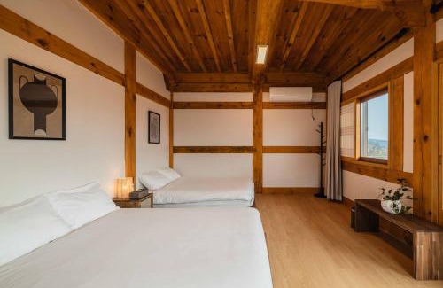 Gimpo Apartment | Luxury Hanok Red Serenity