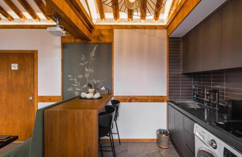 Gahoe-dong Villa | Luxury Hanok Warm Nest Retreat