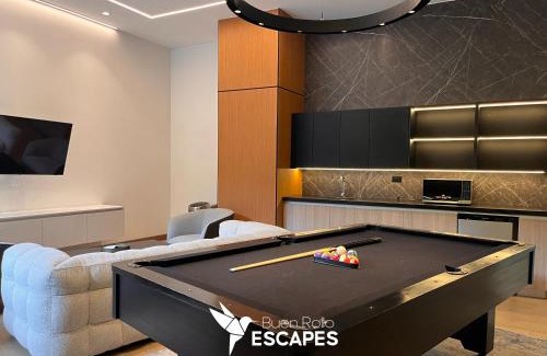 Zona 14 Apartment | Luxury High-Floor 3 Bedroom Apartment FREE Pool & Gym