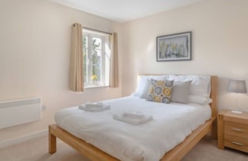 Hitchin Apartment | Luxury Hitchin Apartment, Great Central Location - With Parking