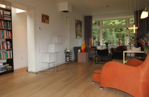 Heiloo House | Luxury Holiday Home in Heiloo with Terrace and Garden