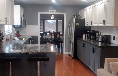 Lindsay House | Luxury home backyard paradise, salt water pool heated May to Oct. . 3bdrm 2 bath