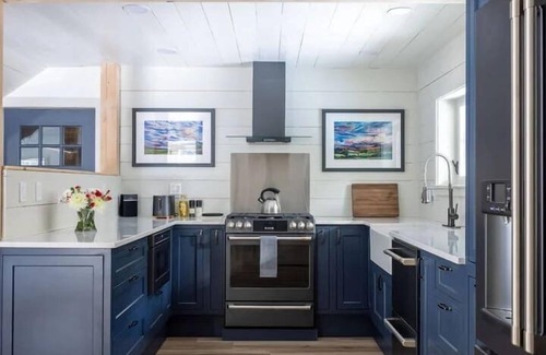 Brownsville Apartment | Luxury Home, Dog Suite - Rock Haven Carriage House